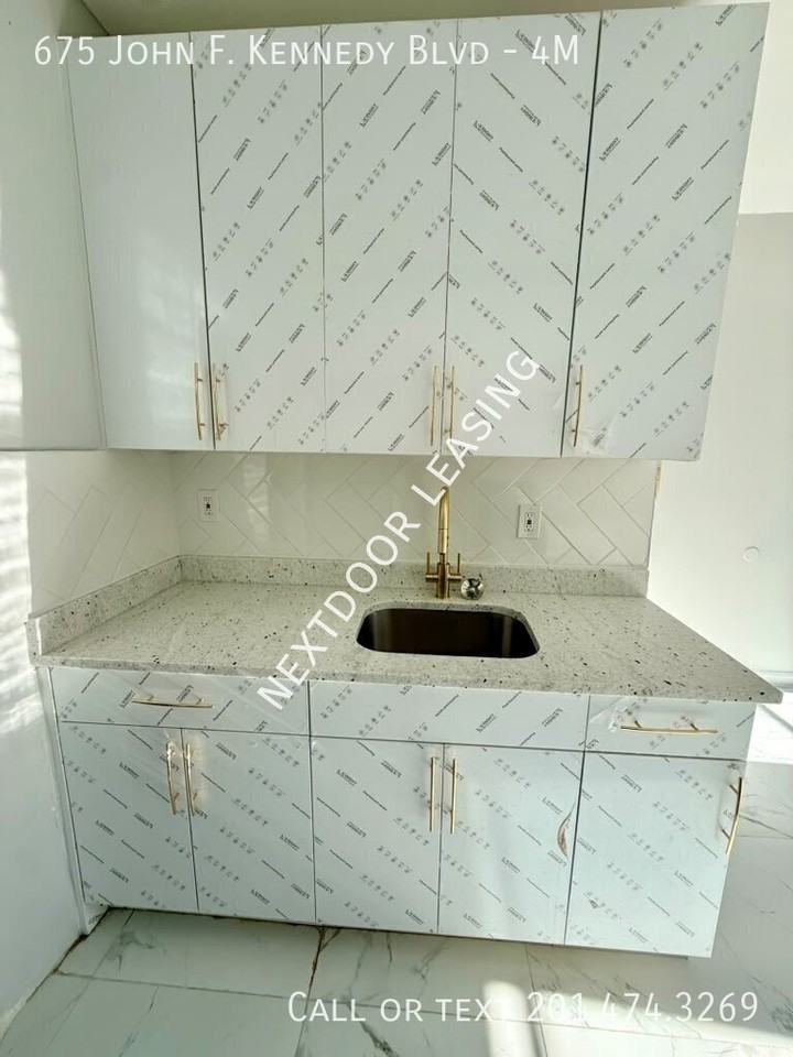 675 Kennedy Blvd #4M - Photo 2 of 17