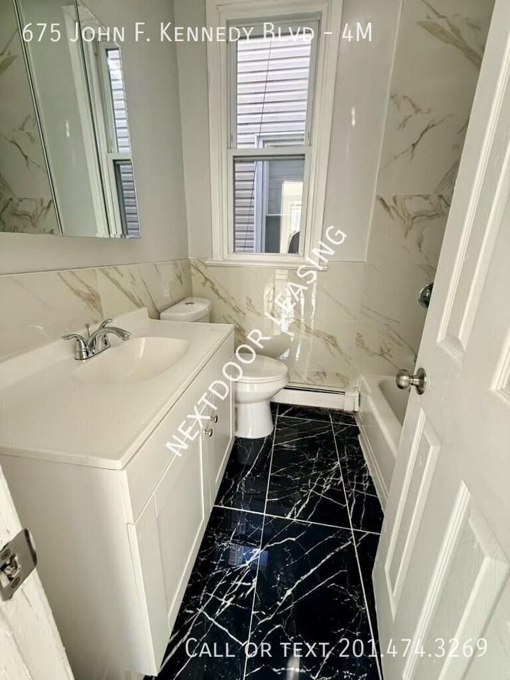 675 Kennedy Blvd #4M - Photo 7 of 17
