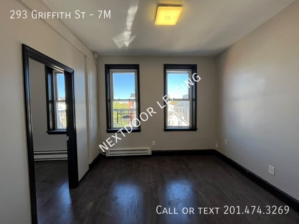 293 Griffith St #7M - Photo 6 of 8
