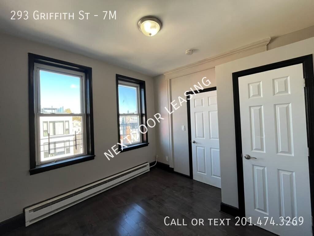 293 Griffith St #7M - Photo 7 of 8