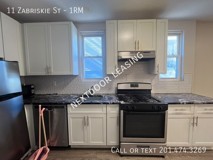 11 Zabriskie St #1RM - Photo 1 of 1