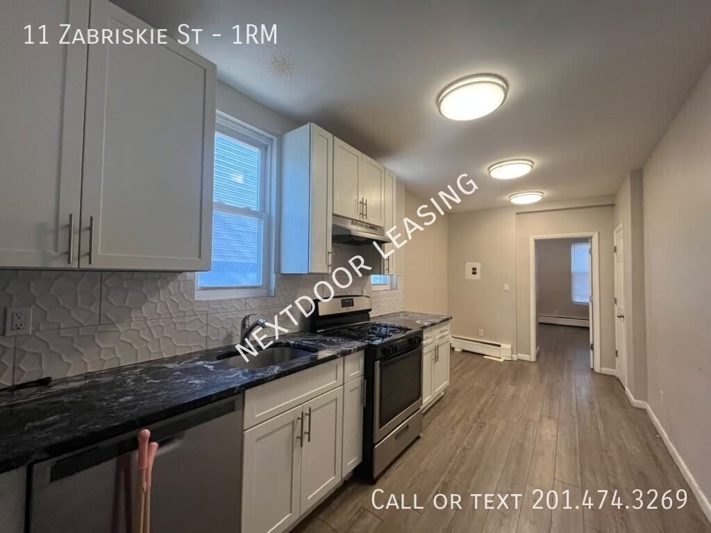 11 Zabriskie St #1RM - Photo 2 of 9
