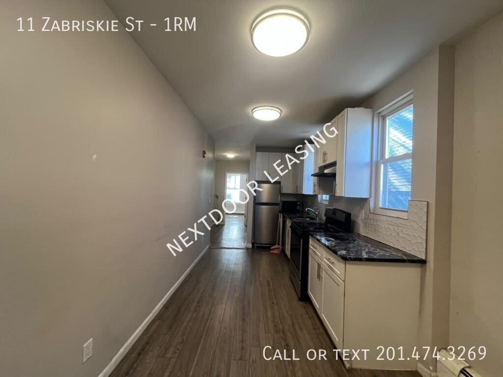 11 Zabriskie St #1RM - Photo 3 of 9