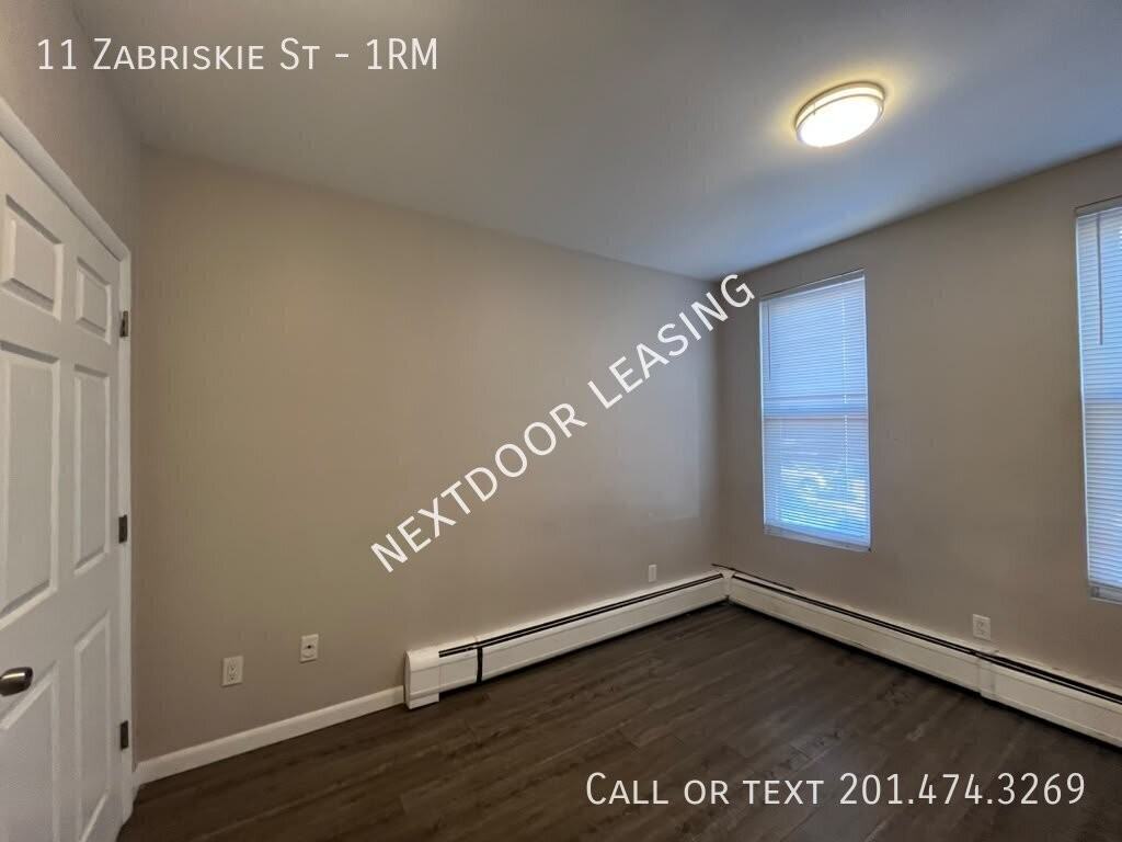 11 Zabriskie St #1RM - Photo 7 of 9