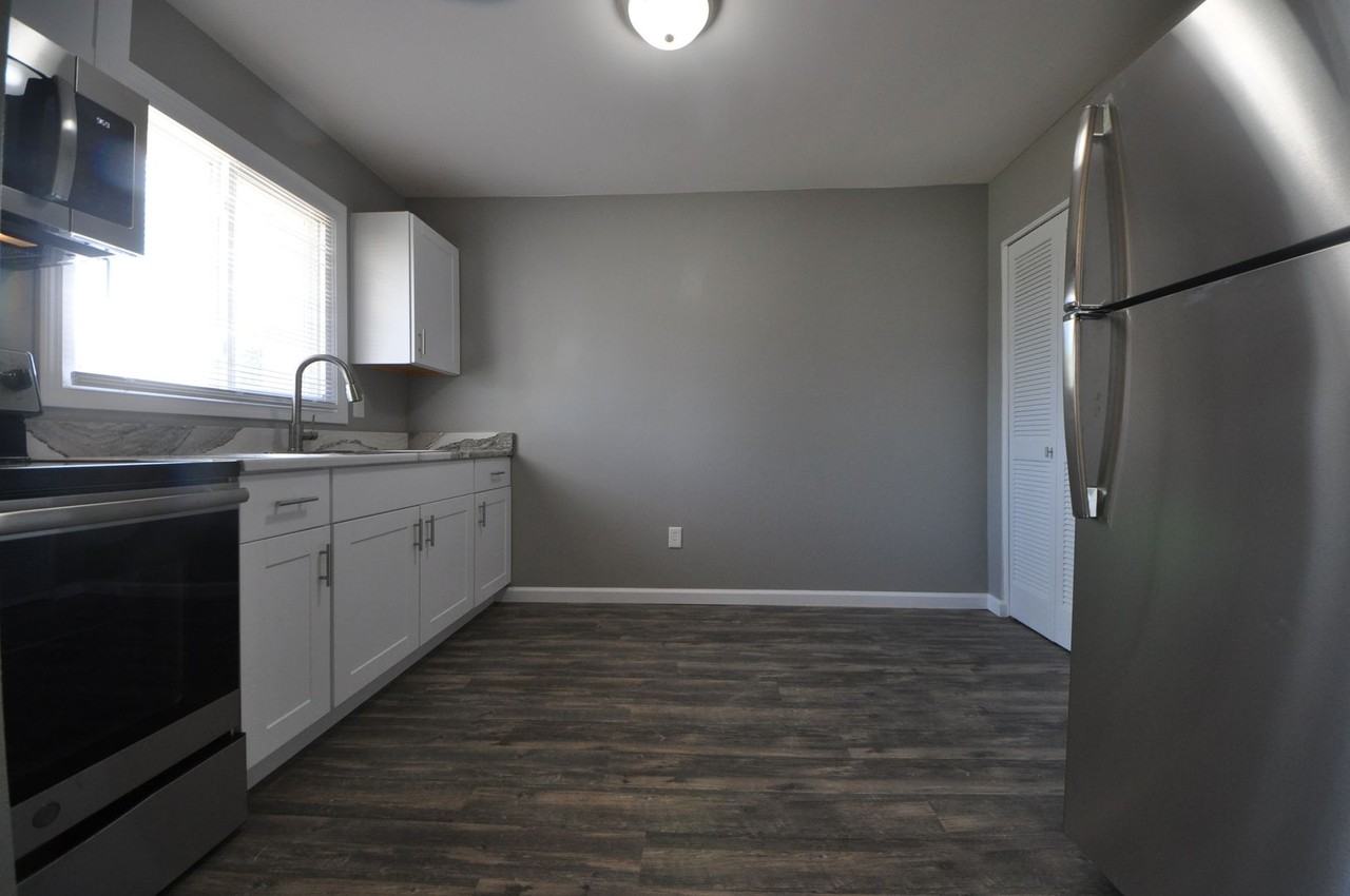 201 Roanoke Dr #G107 - Photo 6 of 18