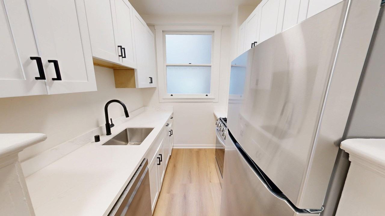 1047 Bush St #3 - Photo 2 of 17
