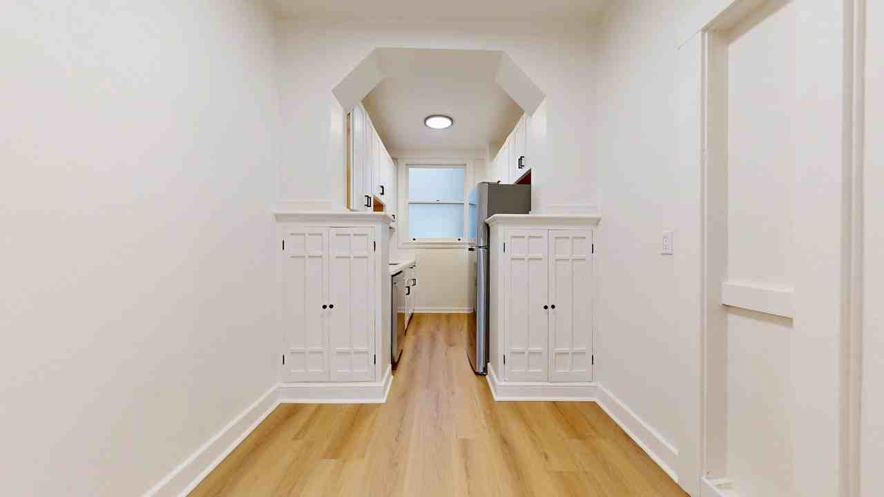 1047 Bush St #3 - Photo 5 of 17
