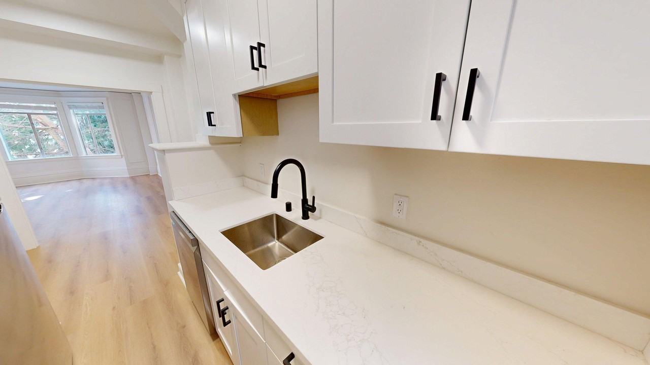 1047 Bush St #3 - Photo 6 of 17