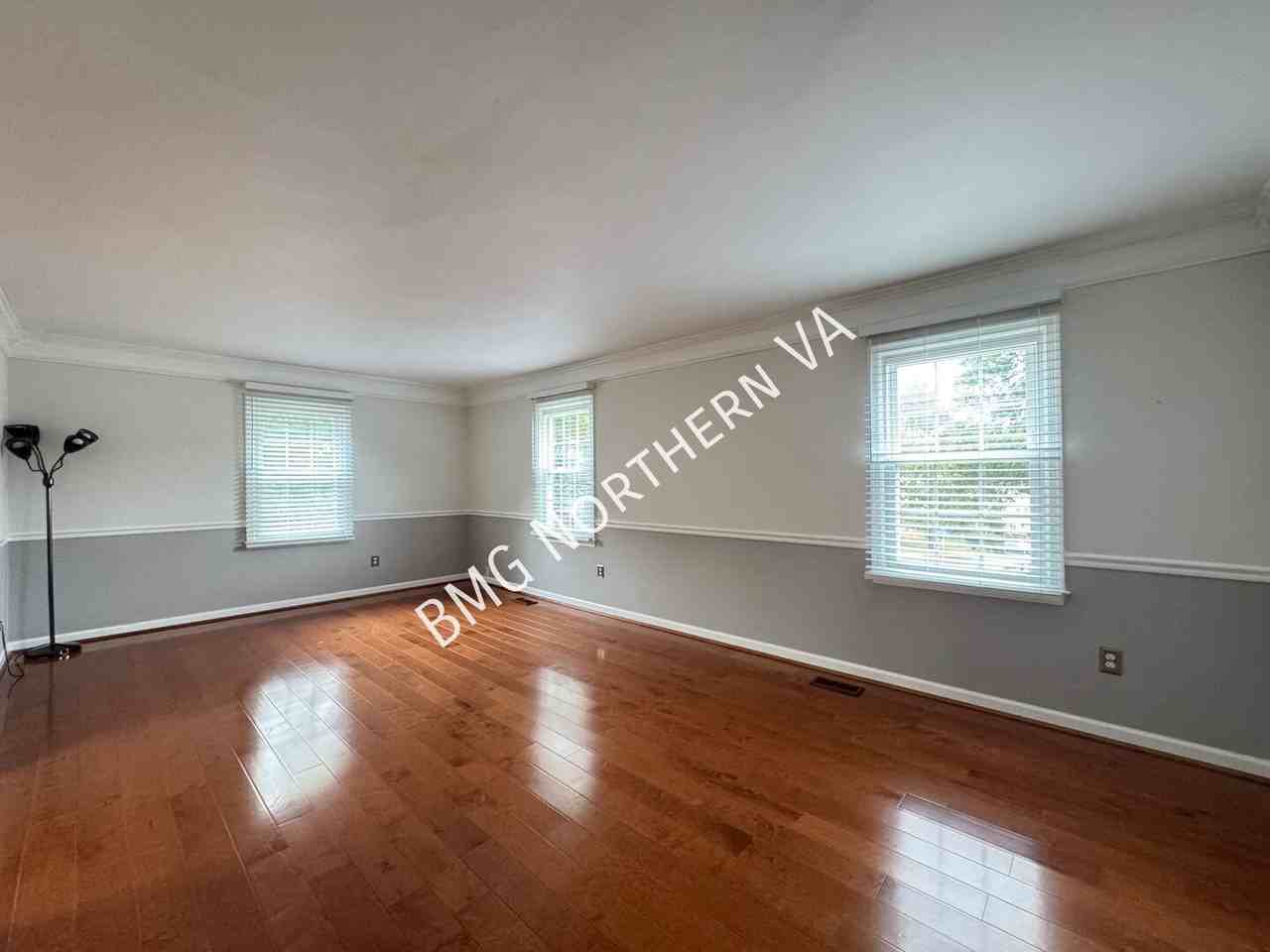 5501 Heston Ct - Photo 4 of 50