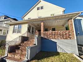 featured image of 1417 Mattison Ave #1