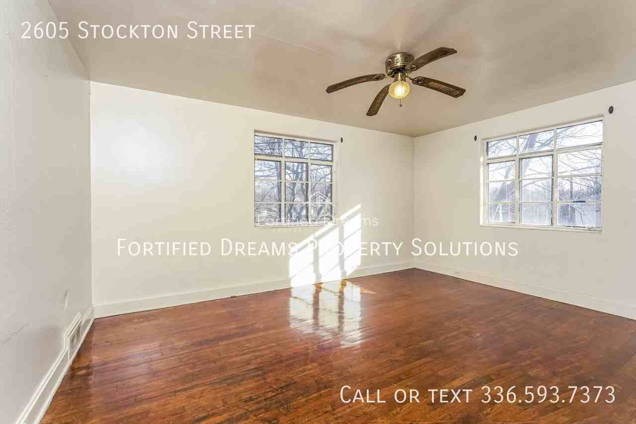 2605 Stockton St - Photo 3 of 23
