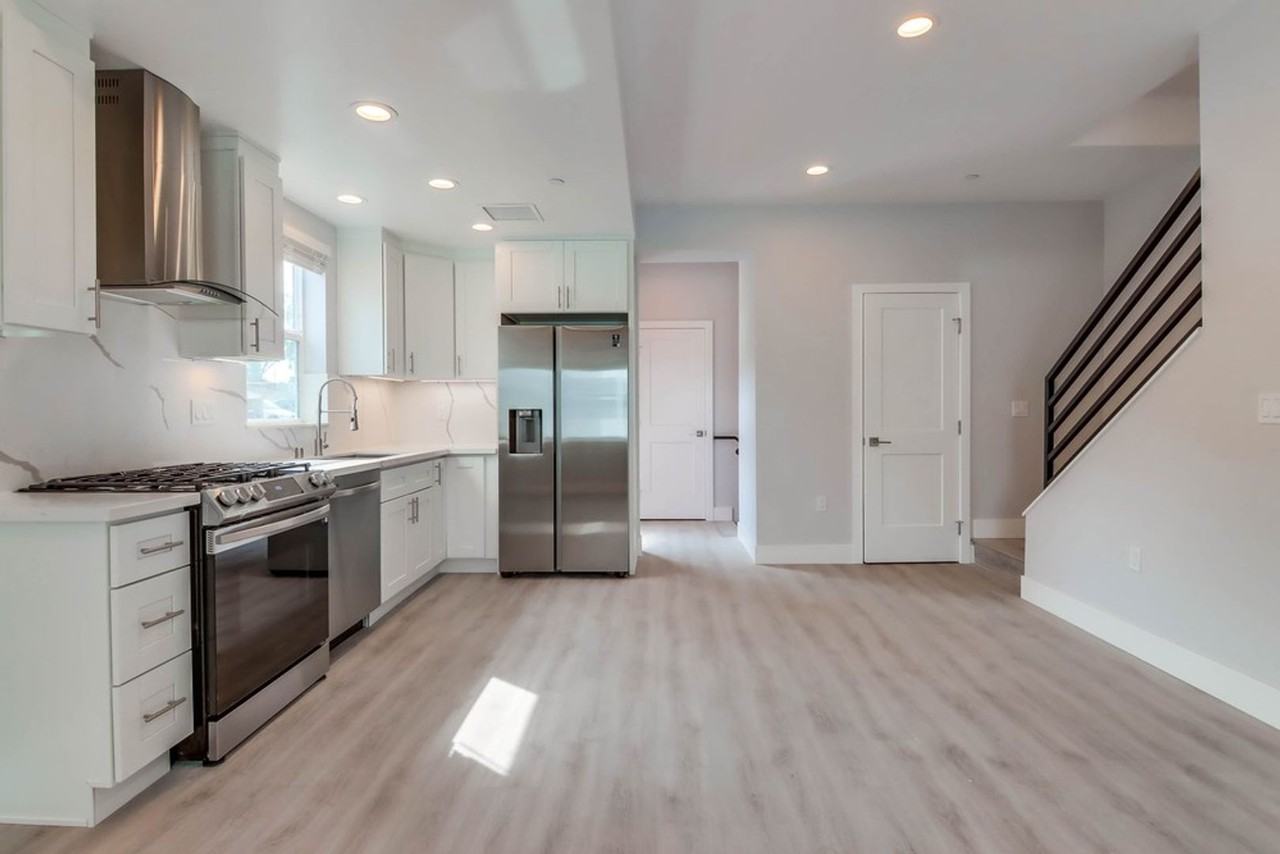 2792 E St - Photo 2 of 6