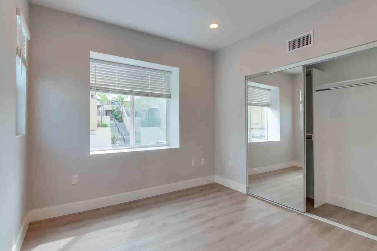 2792 E St - Photo 3 of 6