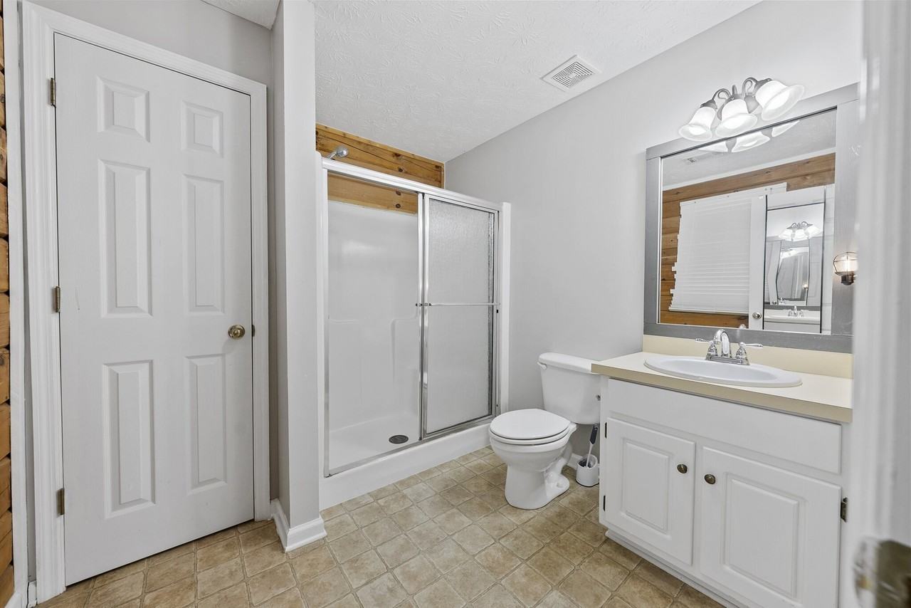 259 Mullins Rd - Photo 6 of 33