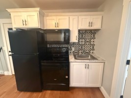 featured image of 260 W 17th St