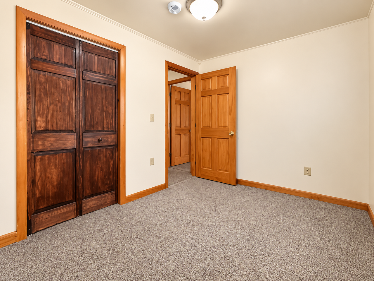 196 Violet Lane - Photo 4 of 8