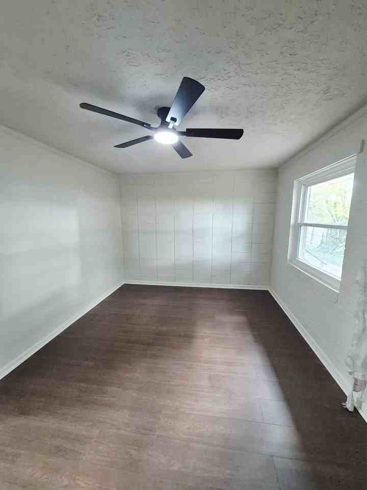 928 Whitestone Drive - Photo 5 of 17