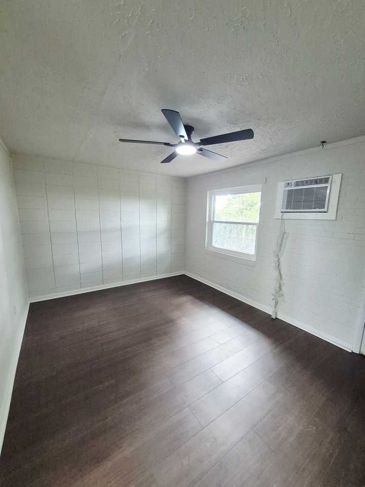928 Whitestone Drive - Photo 6 of 17