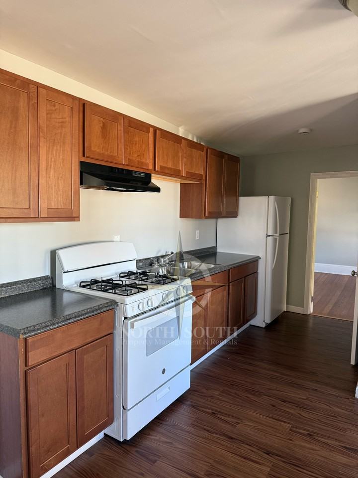 49 Frederick Street New Bedford - Photo 3 of 7