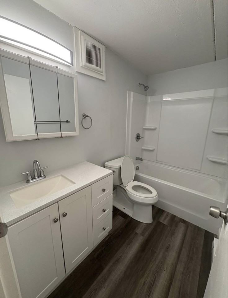 1738 House - Photo 2 of 7