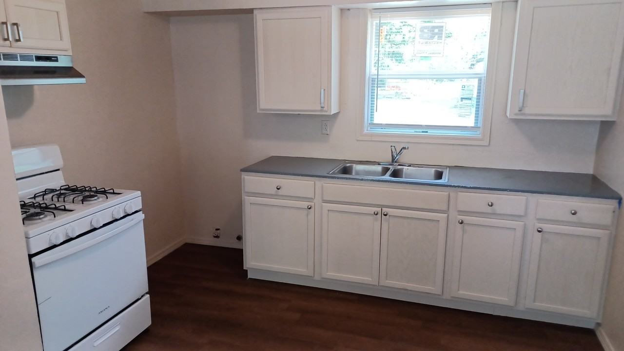 4104 Se 22nd St #1 - Photo 3 of 11