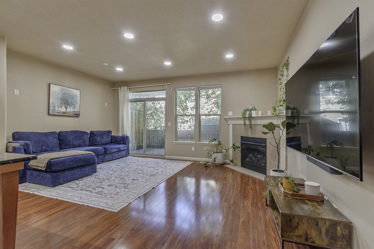 3137 Ne 14th Pl #1 - Photo 5 of 23
