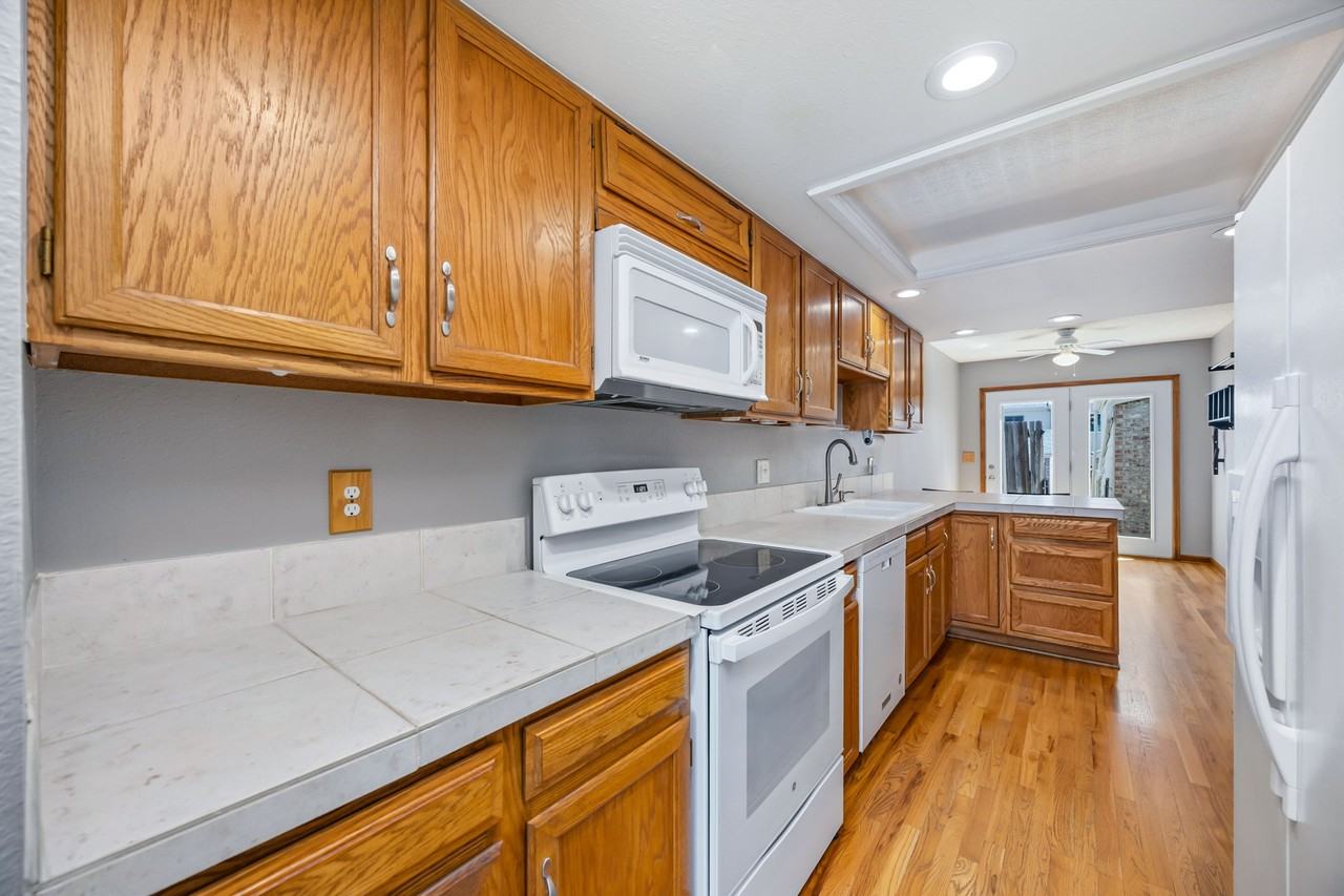 7705 S Cove Cir #1 - Photo 7 of 41
