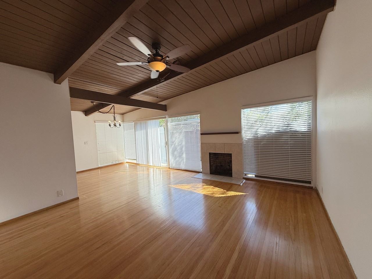 1652 Borden St #1 - Photo 5 of 24