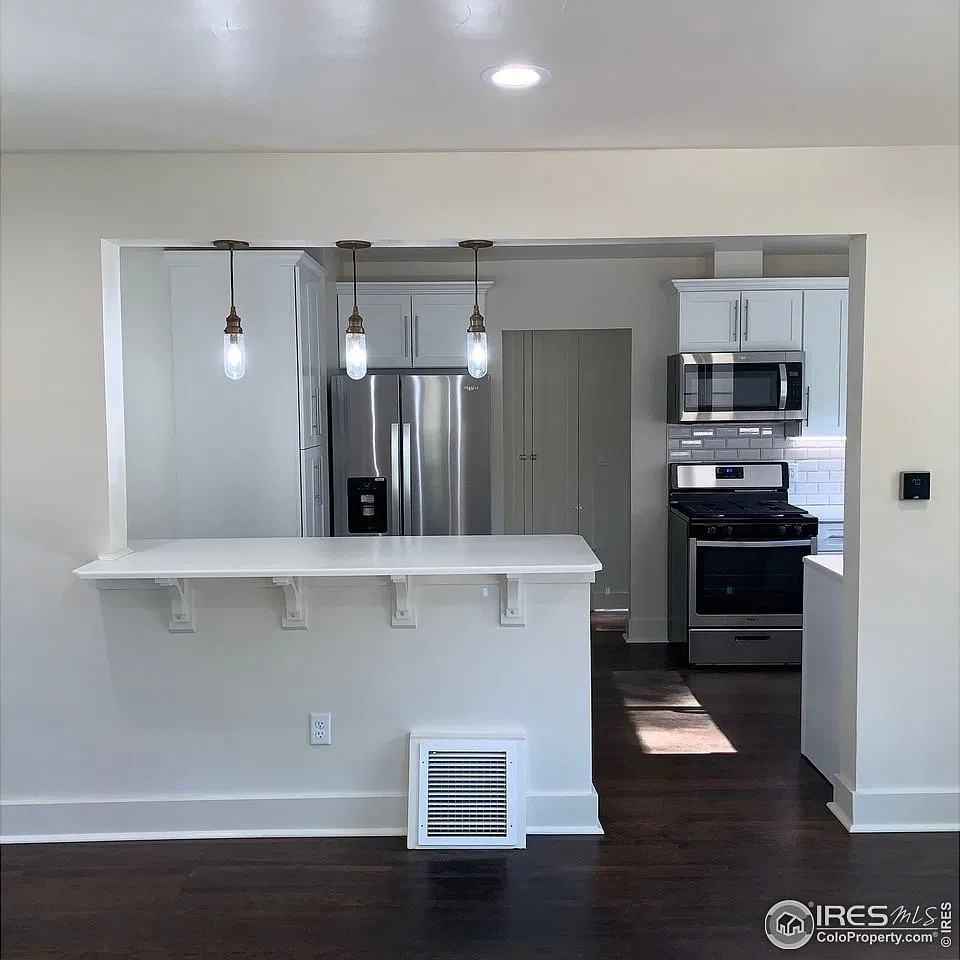 528 E Pitkin St #1 - Photo 5 of 39