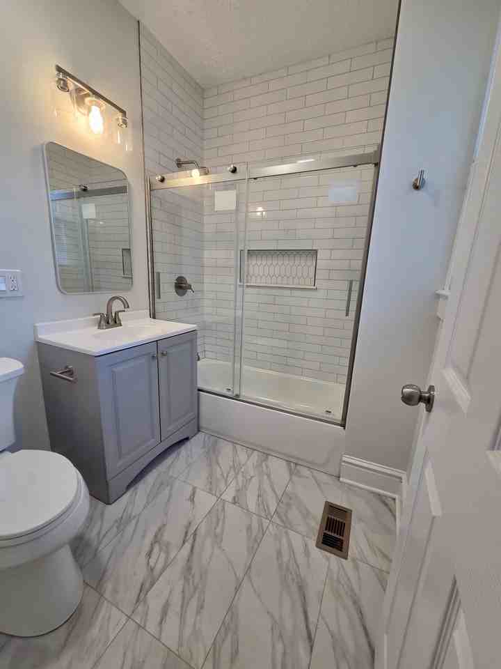 140 Catherine St #1 - Photo 6 of 10