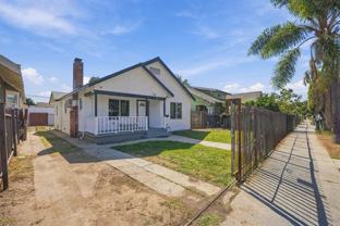 620 W 42nd Pl #1 - Photo 1 of 1