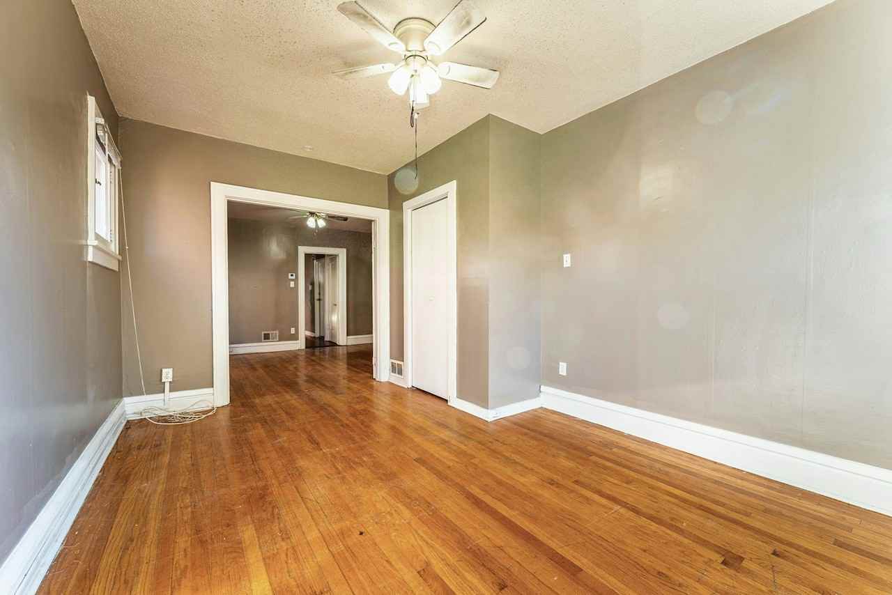 1408 Woodland Drive, Unit 2N - Photo 3 of 11