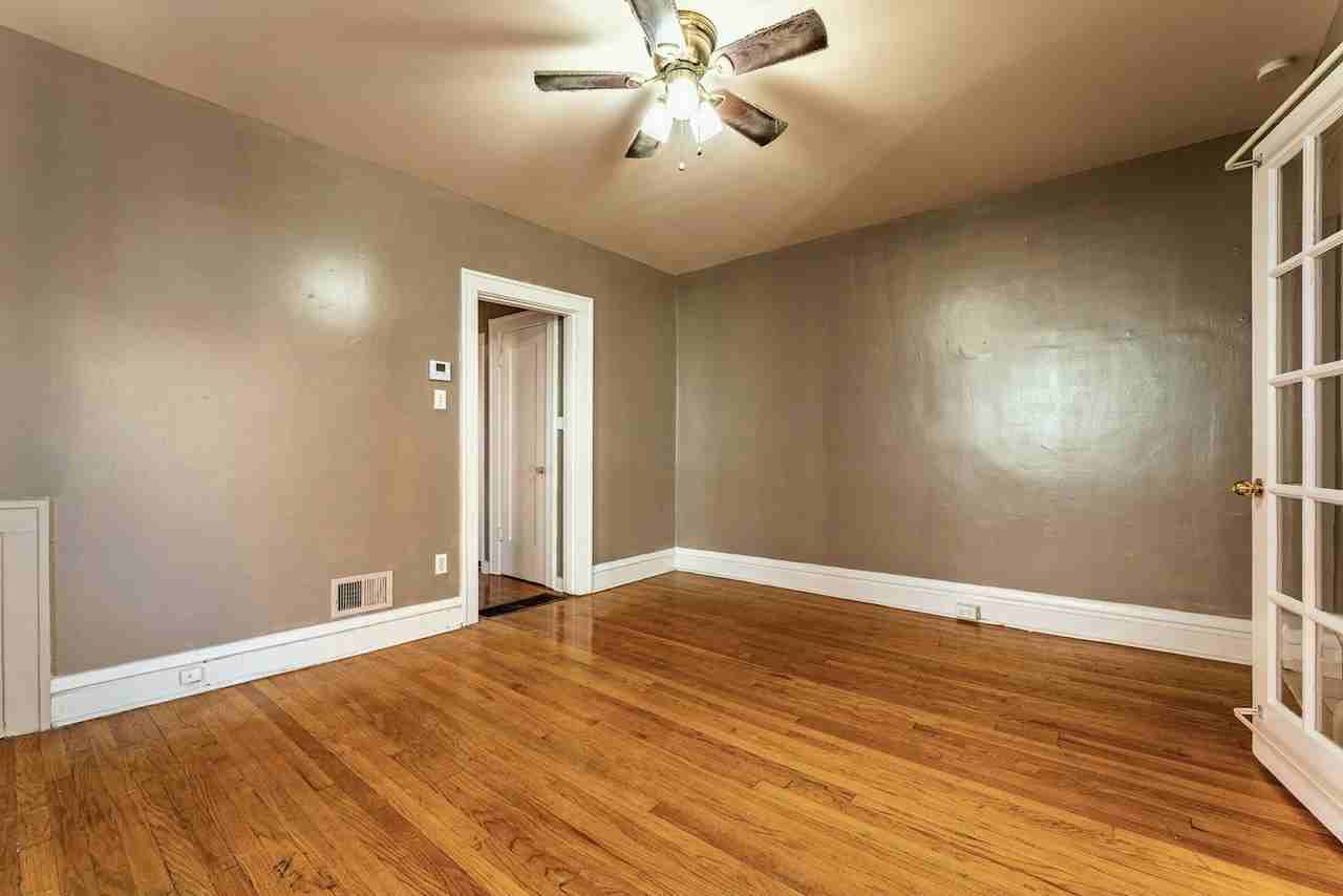 1408 Woodland Drive, Unit 2N - Photo 5 of 11