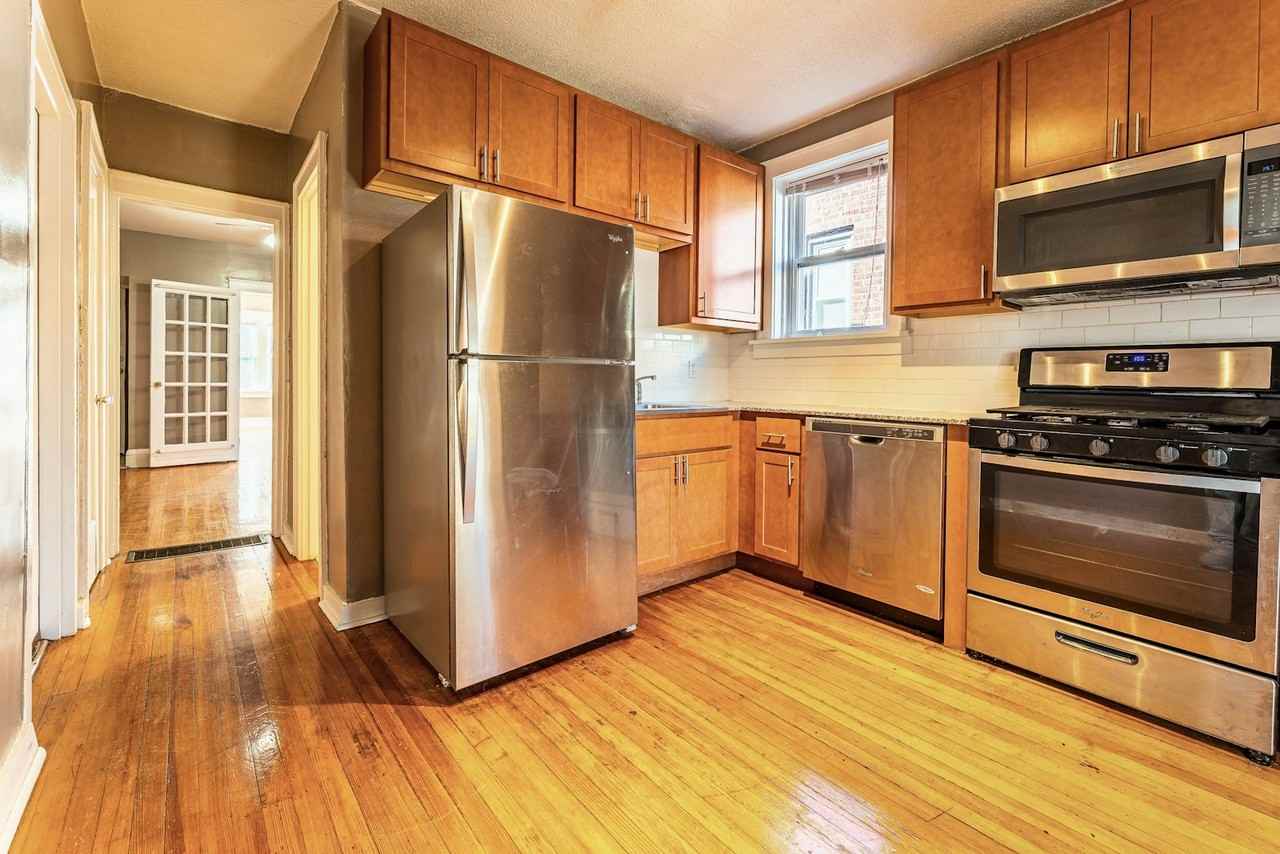 1408 Woodland Drive, Unit 2N - Photo 6 of 11