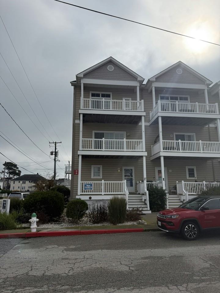 307 5th Street - Photo 2 of 17