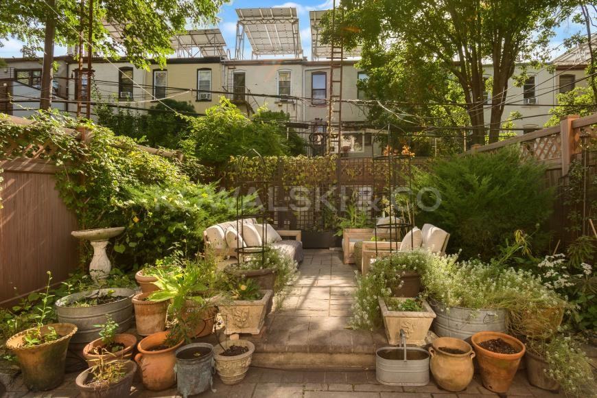 336 10th St - Photo 2 of 10