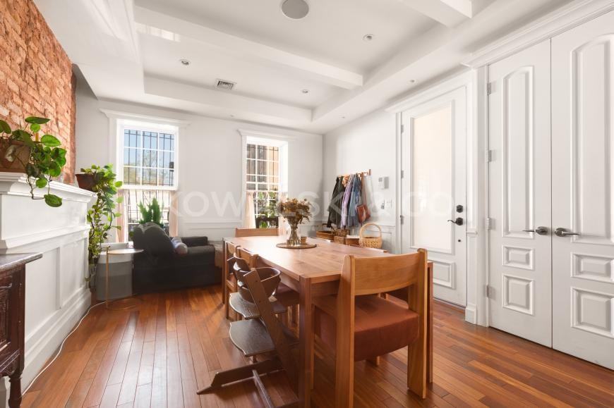 336 10th St - Photo 5 of 10