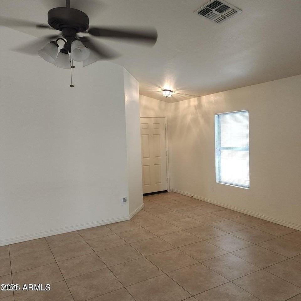 12821 W Dreyfus Dr - Photo 3 of 13