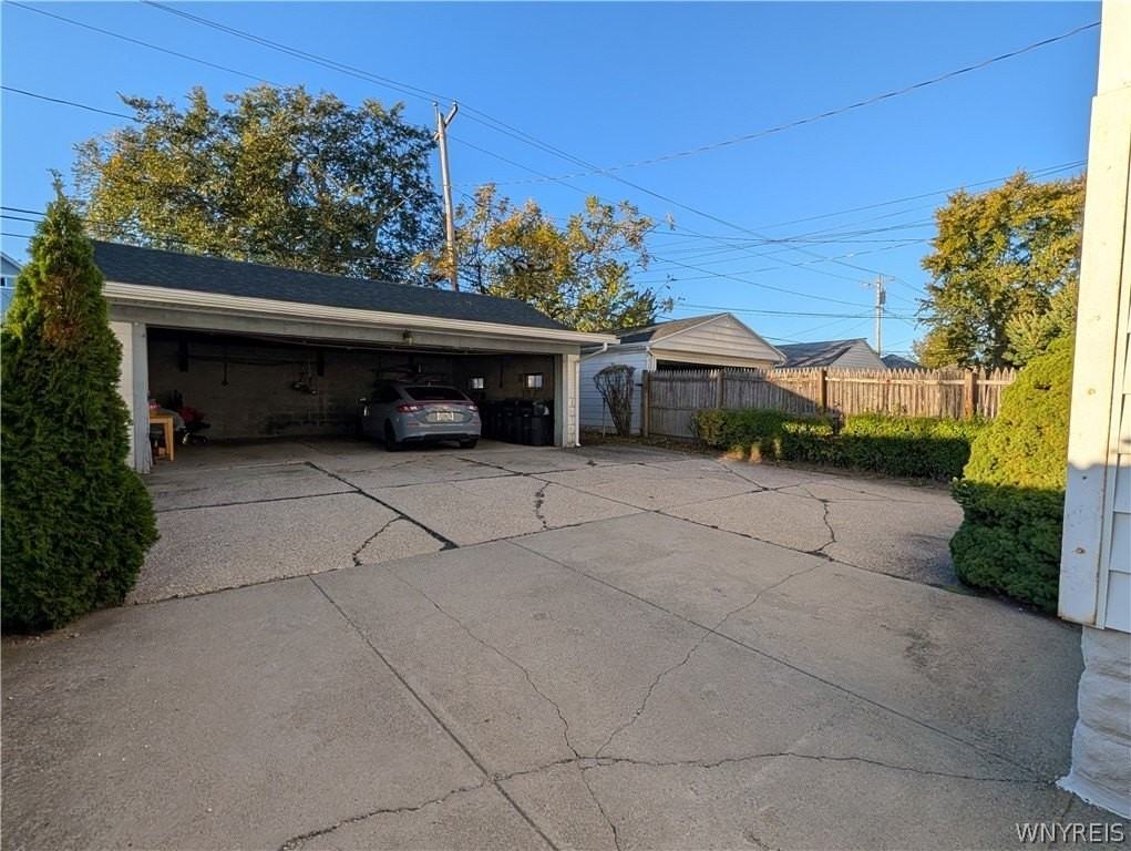 154 Lincoln Blvd - Photo 3 of 22