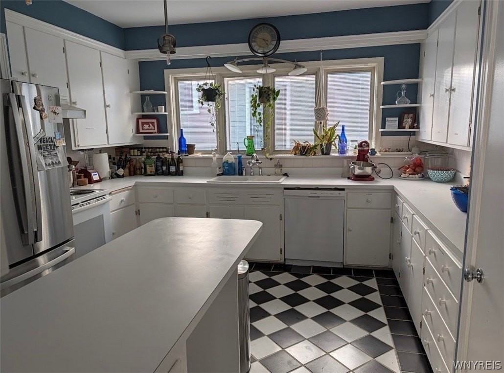 633 Lafayette Ave - Photo 7 of 18
