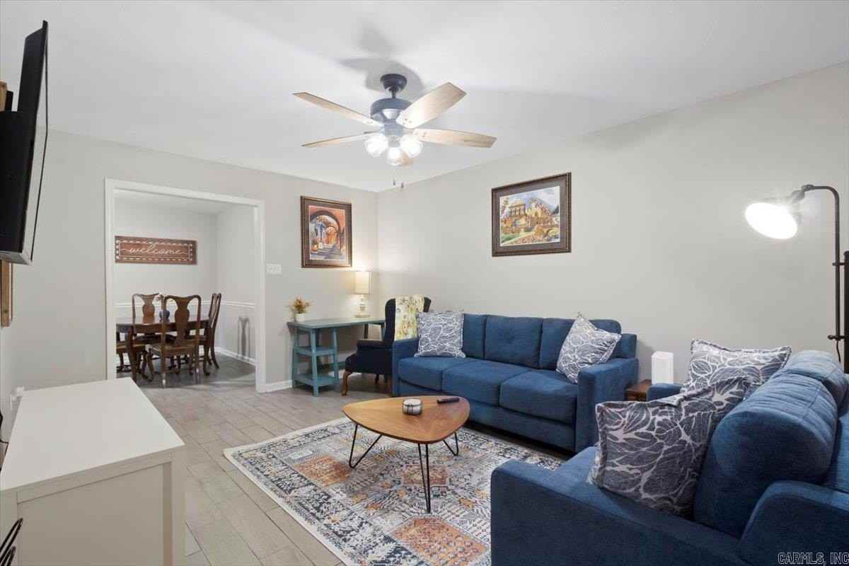 1513 Noah Ct - Photo 6 of 34