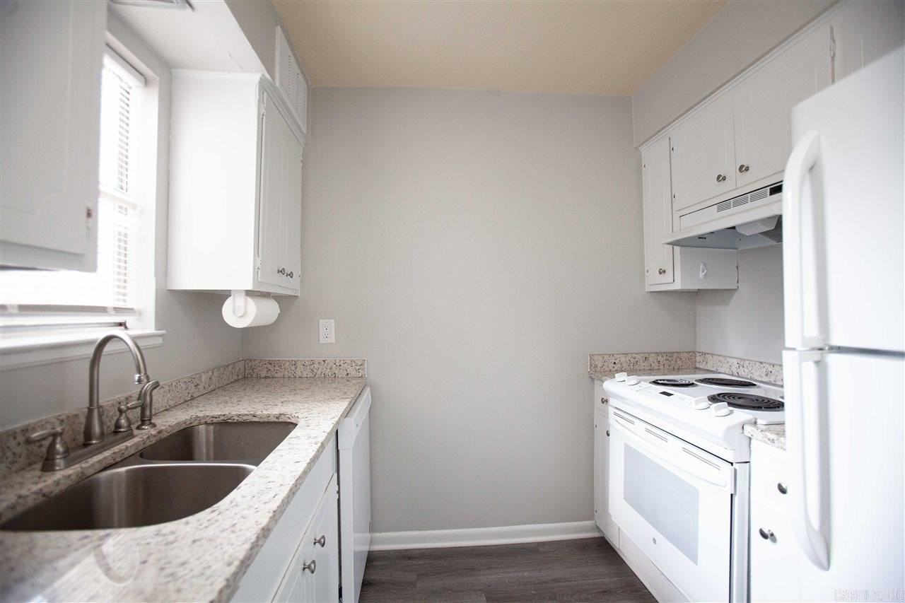 1920 Kavanaugh Blvd #2 - Photo 4 of 11