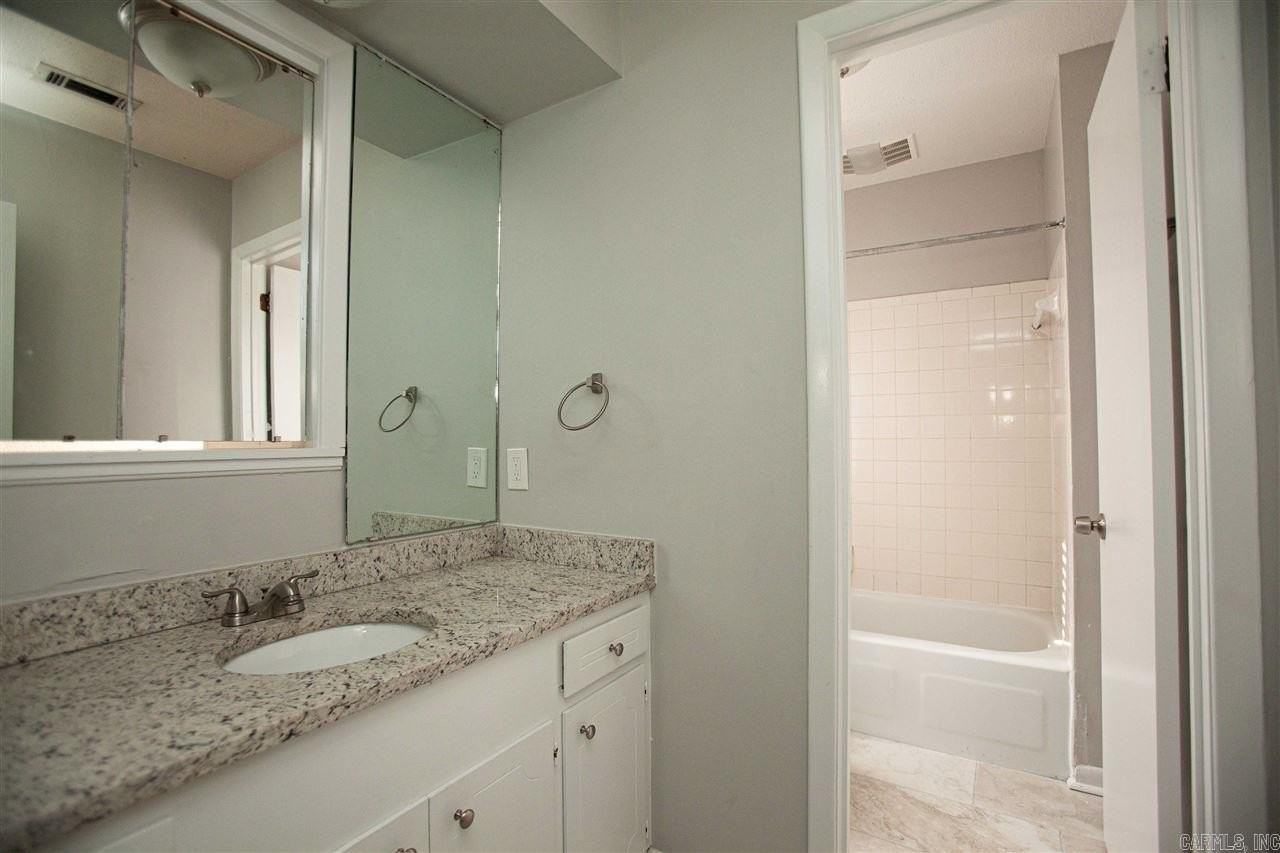 1920 Kavanaugh Blvd #2 - Photo 7 of 11