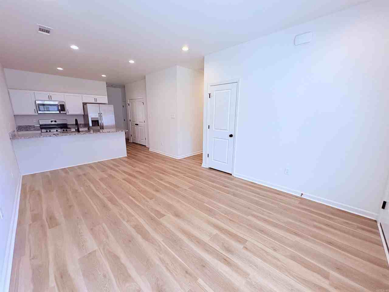1005 Johnson St - Photo 3 of 21