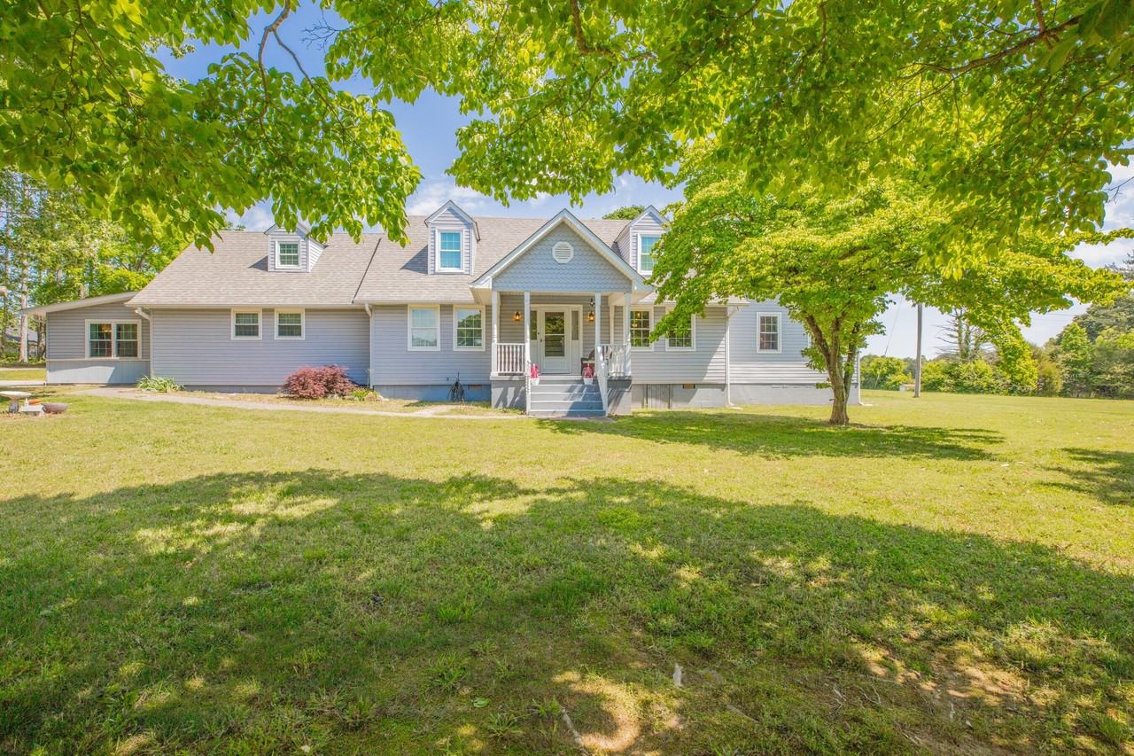 70 Cottage Ln - Photo 2 of 15