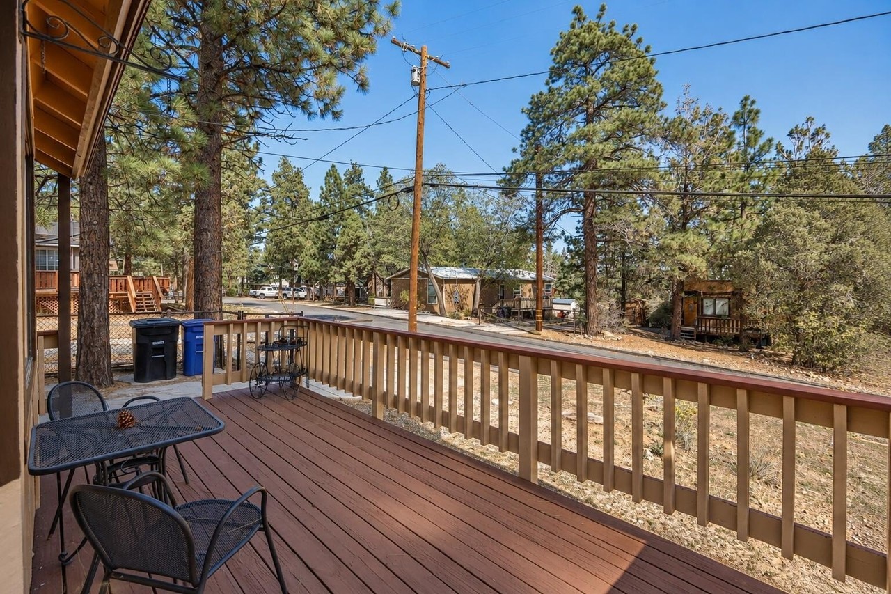 480 Spruce Ln - Photo 6 of 30