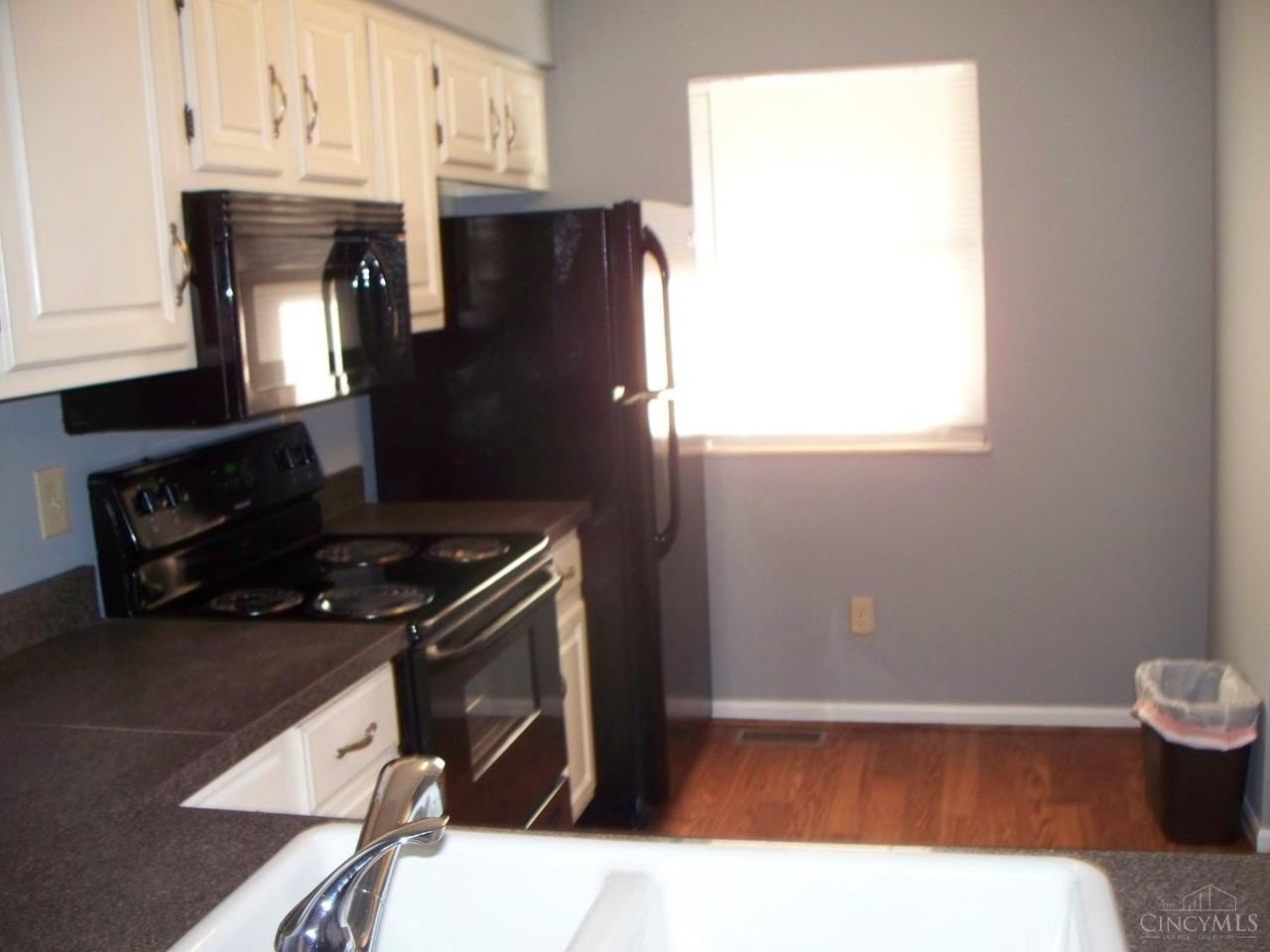 7500 Easton Ct - Photo 3 of 31