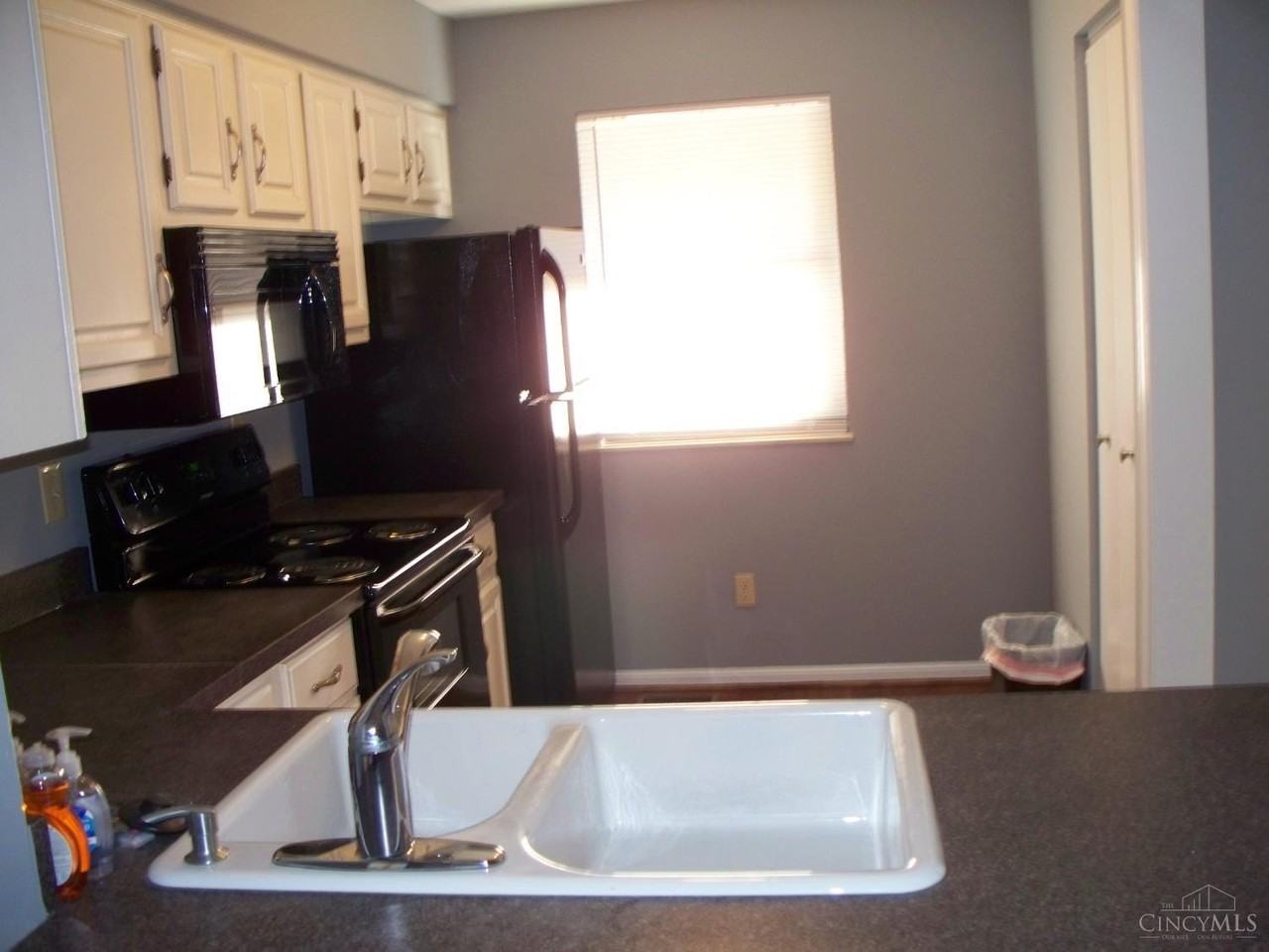 7500 Easton Ct - Photo 4 of 31