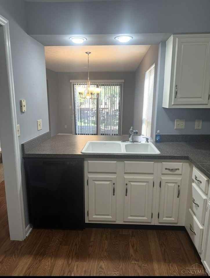 7500 Easton Ct - Photo 5 of 31