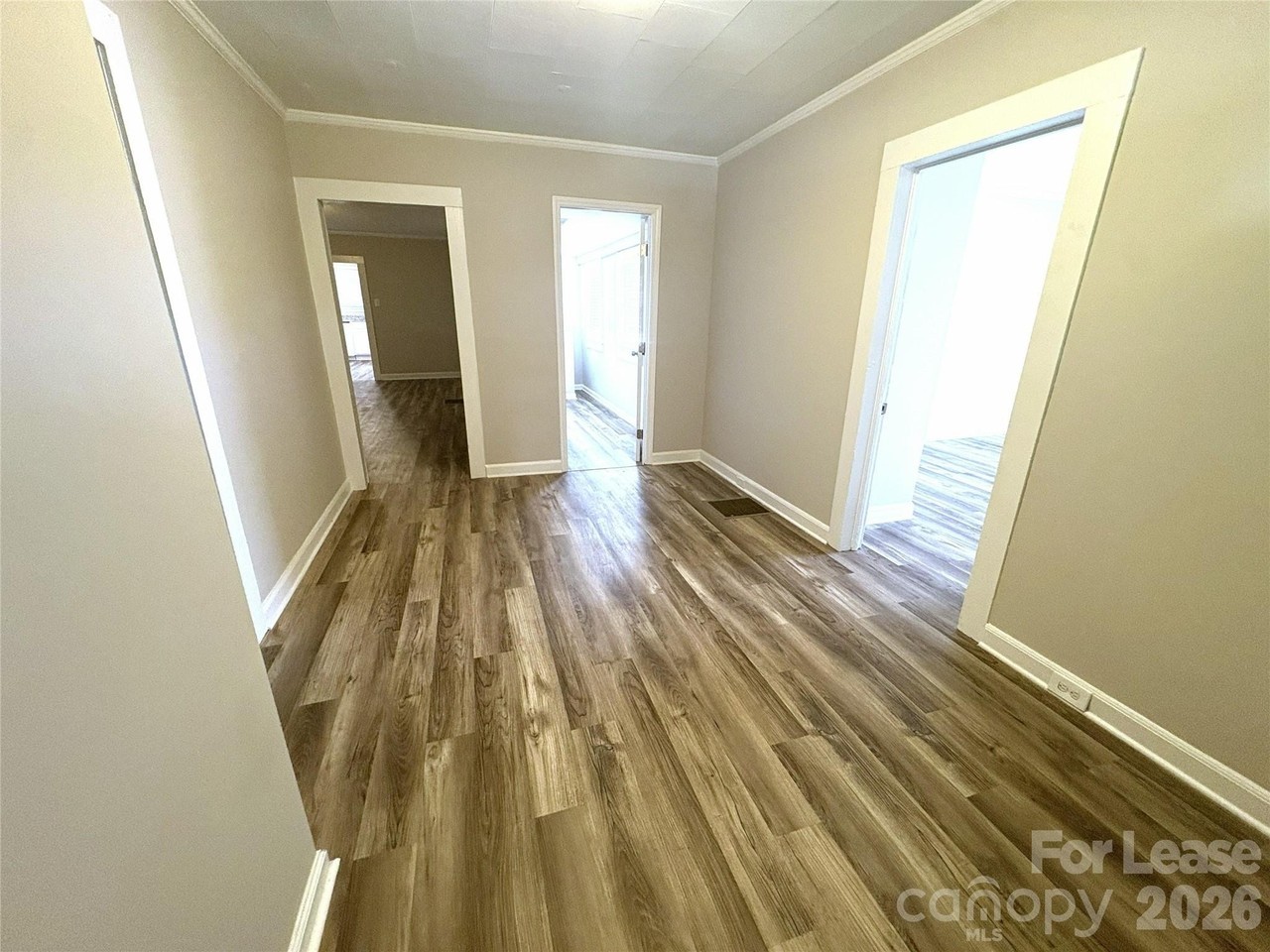 332 E Lowrance Ave - Photo 3 of 21